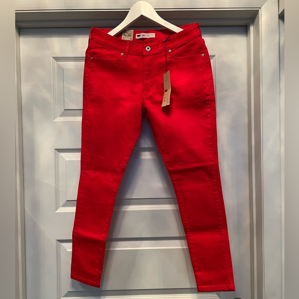 Beautiful Levi's Women's Red Skinny stretch Jeans